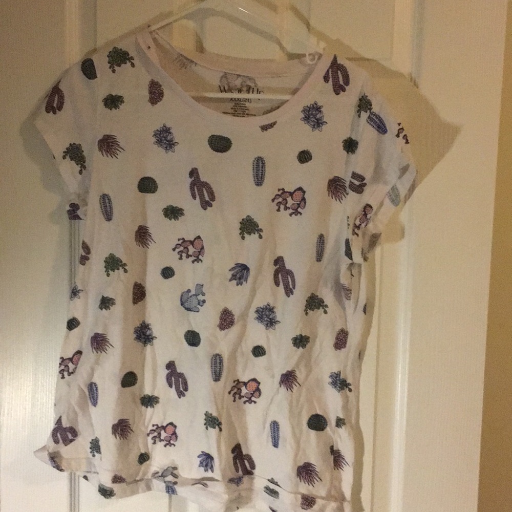 White T-shirt with cactuses